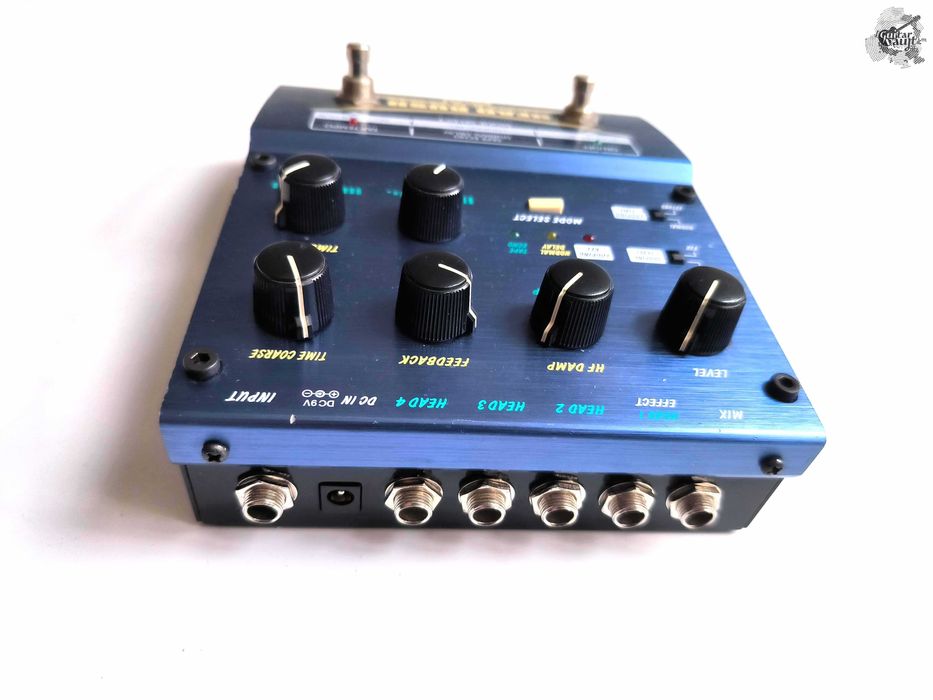 Akai E2 Head Rush лупер ділей семплер