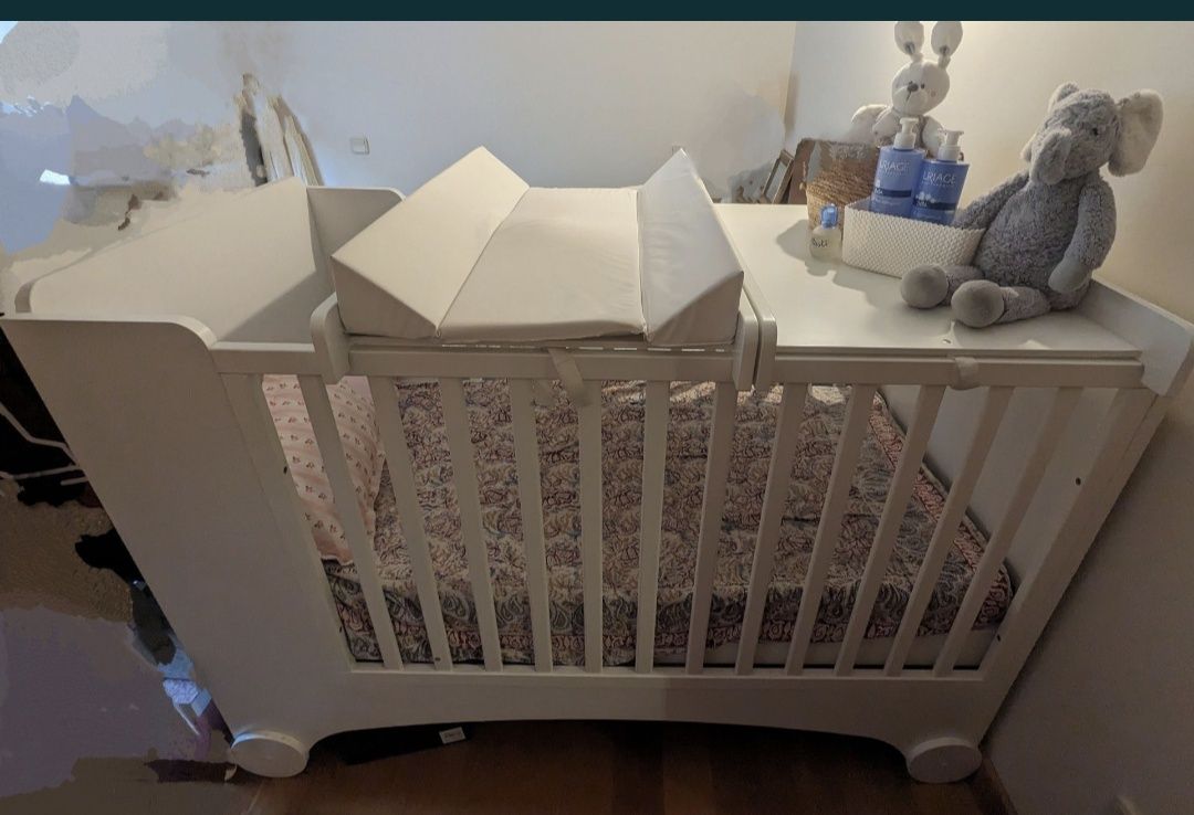 Berço / Cama com Muda Fraldas Trama