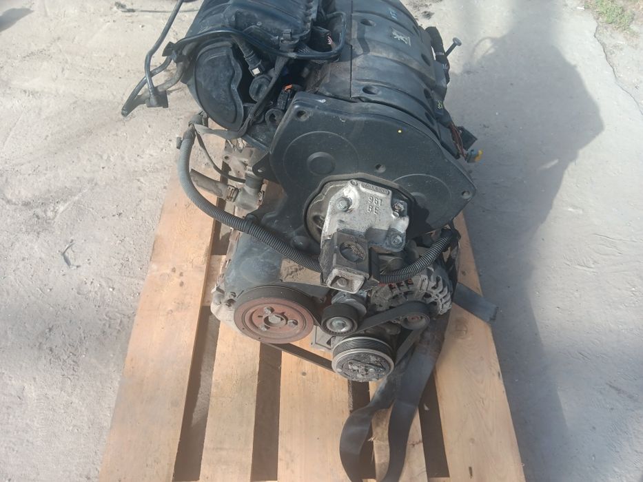Peugeot 307 1.6 16v silnik NFU kompletny z osprzętem citroen c4
