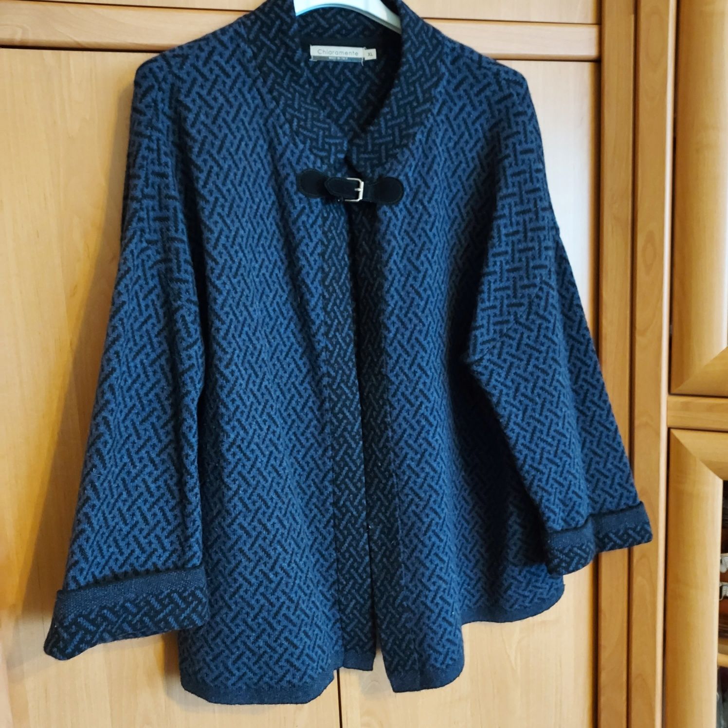 Śliczny włoski krótki kardigan sweter duży rozmiar