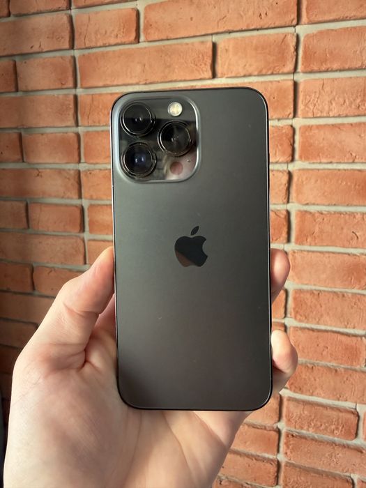 Iphone 13 pro 128 GB grafit + 7 etui + szklo hartowane +kab. lightning