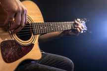 Lekcje gry na gitarze z dojazdem Let’s Rock!