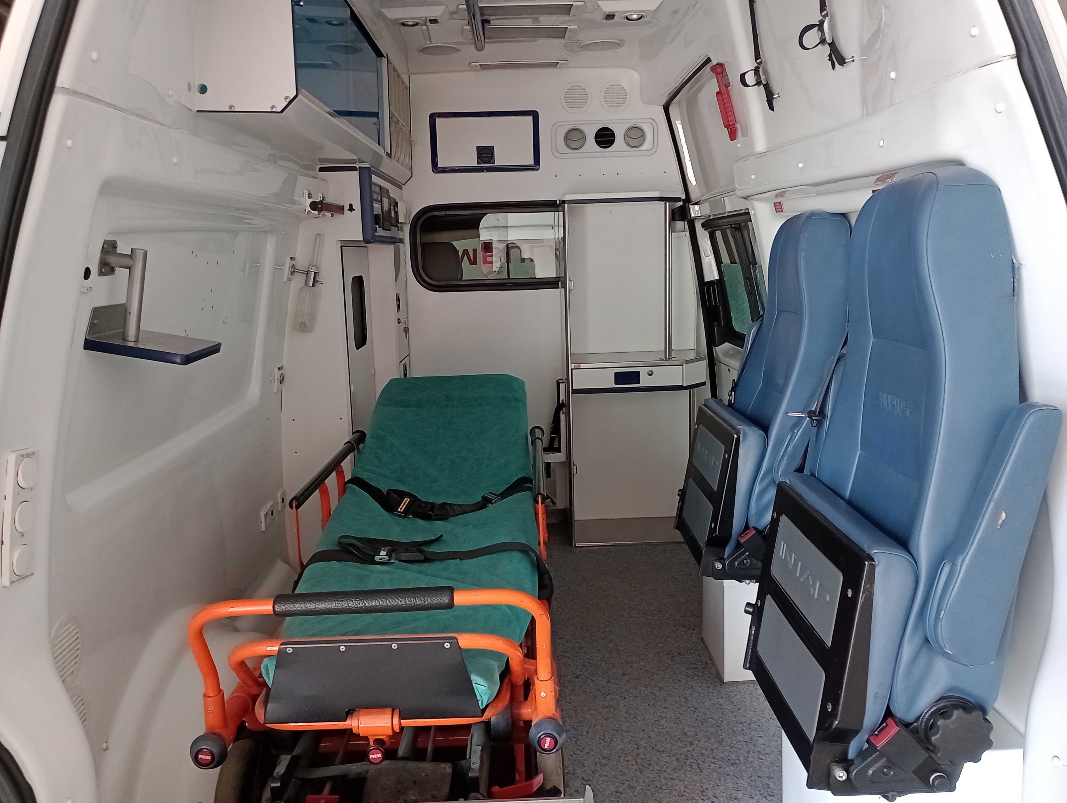 Ambulans VW Karetka, Sanitarny Volkswagen Transporter, Salon PL Kamper