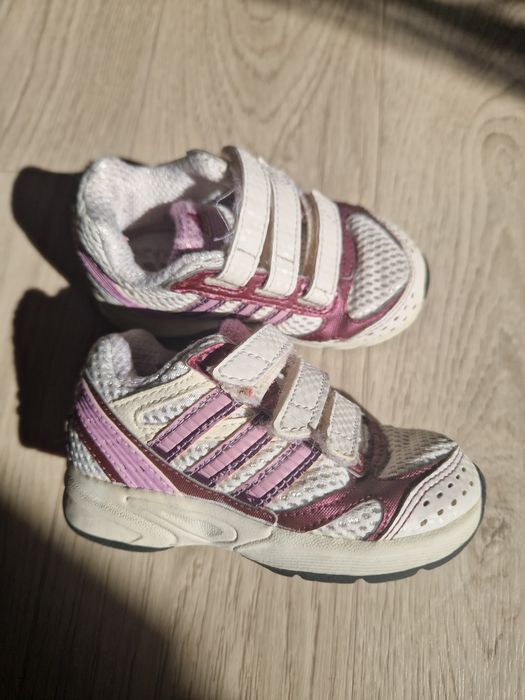 Кроссовки Adidas для девочки р. 20