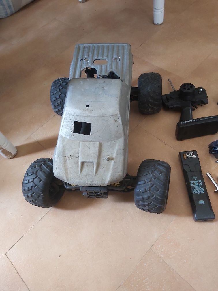 Carro telecomandado a gasolina