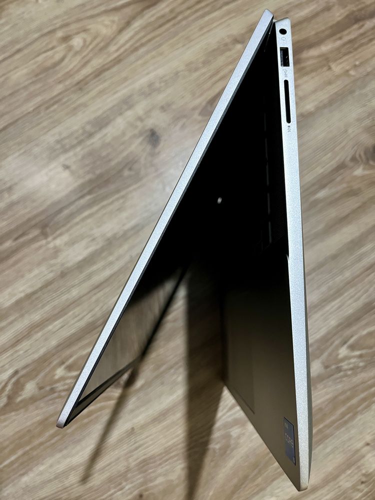 Dell Inspiron 16 5620 Intel® Core i5-1235U