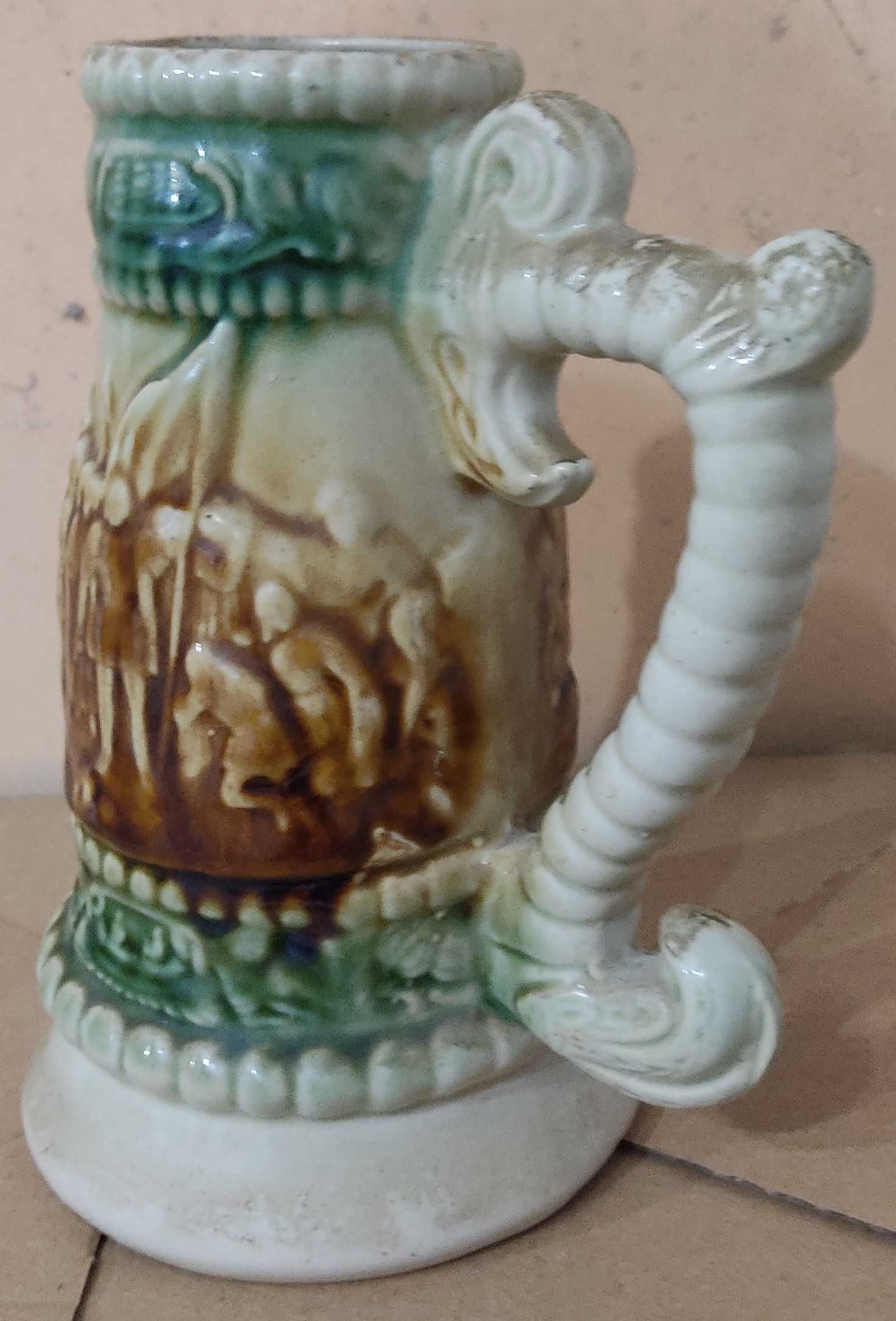 Ceramiczny stary kufel do piwa