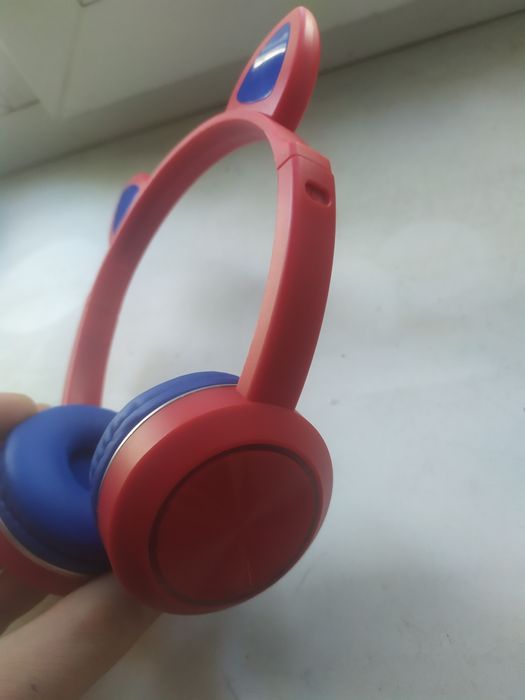 Дитячі Bluetooth навушники.