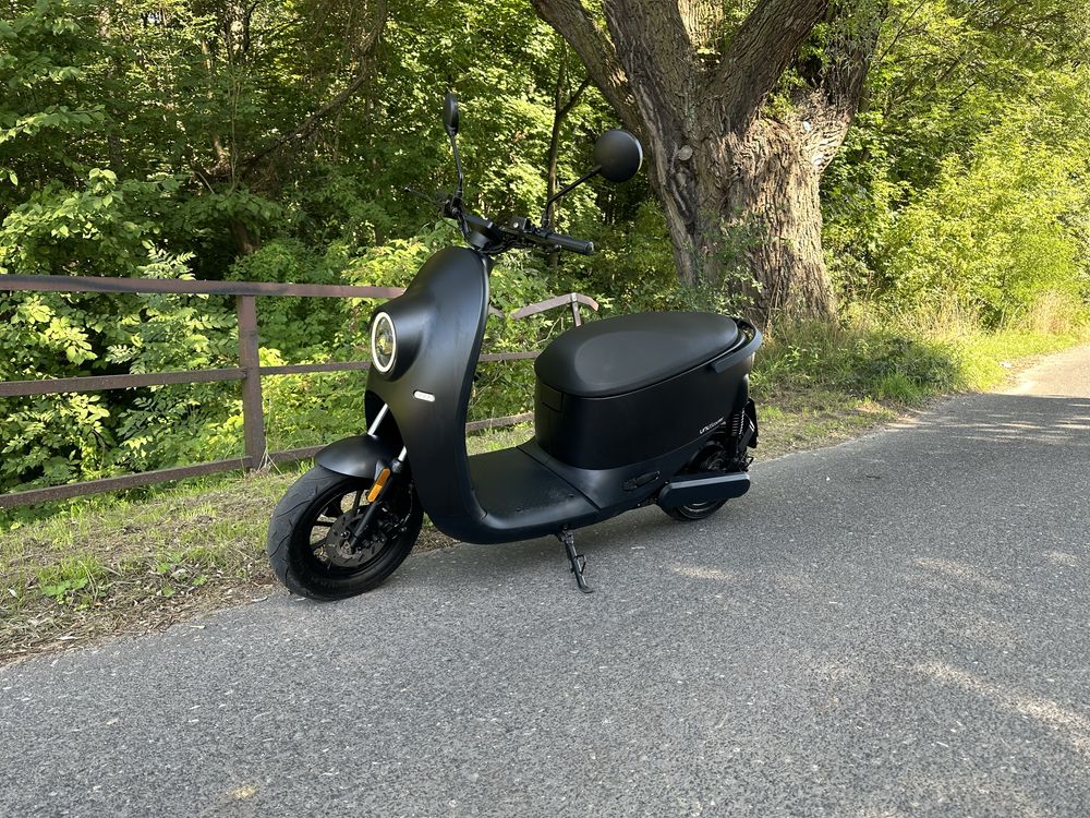 Skuter elektryczny 4000W UNU limited ed. Zasięg 120KM Vespa