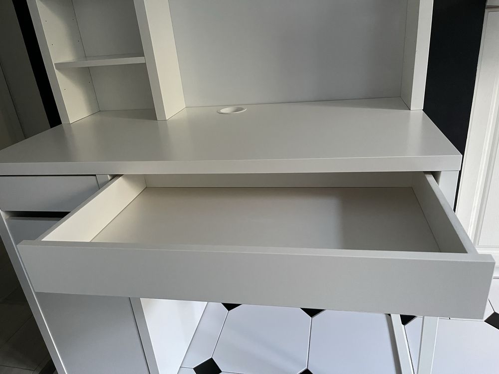 Biurko MICKE z nadstawką, IKEA, biały, 105x50 cm + 105x65 cm