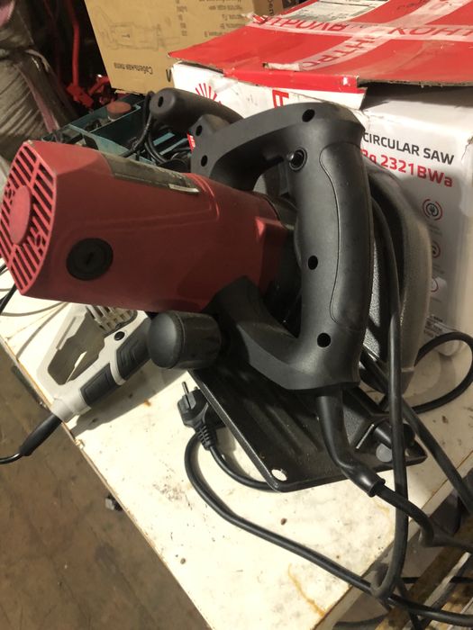 Продам електро інструмент ручна циркулярна пила сабельна пила та інше