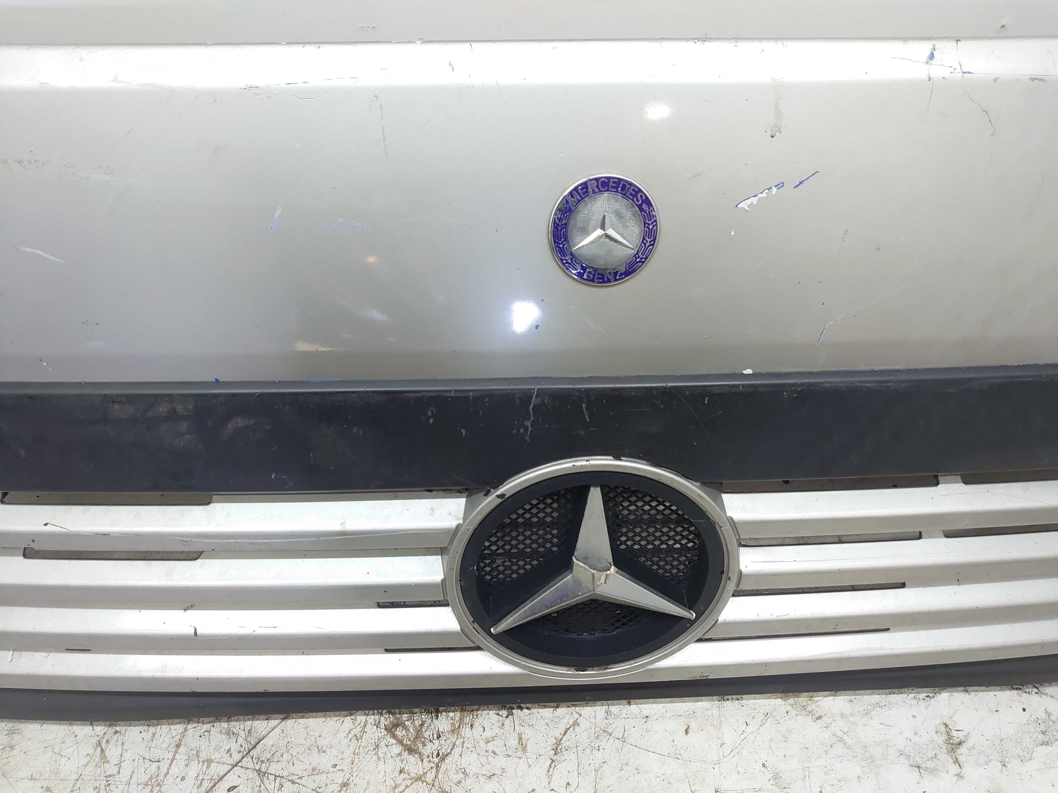 Mercedes 814 Grill Atrapa Maska Klapa Przód Przednia