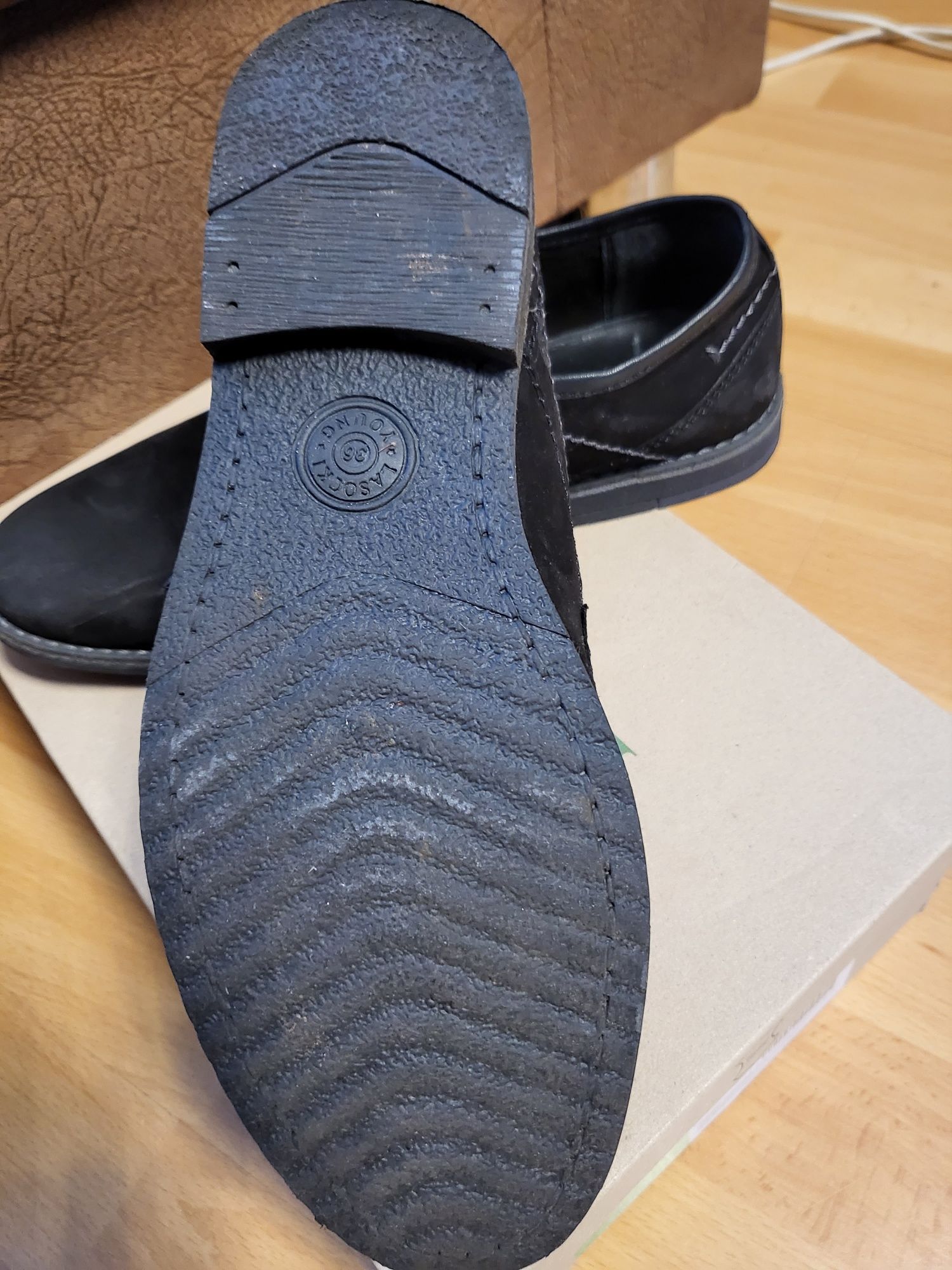 Eleganckie skórzane chłopięce buty Lasocki (CCC), rozmiar 36