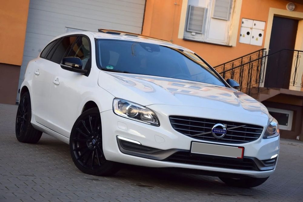 Volvo V60 D4 5 Cylindrów Bezwypadkowy 100% Oryginalny Lakier Serwis ASO