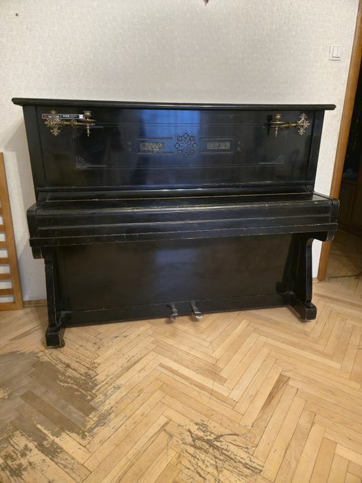 Фортепіано старе