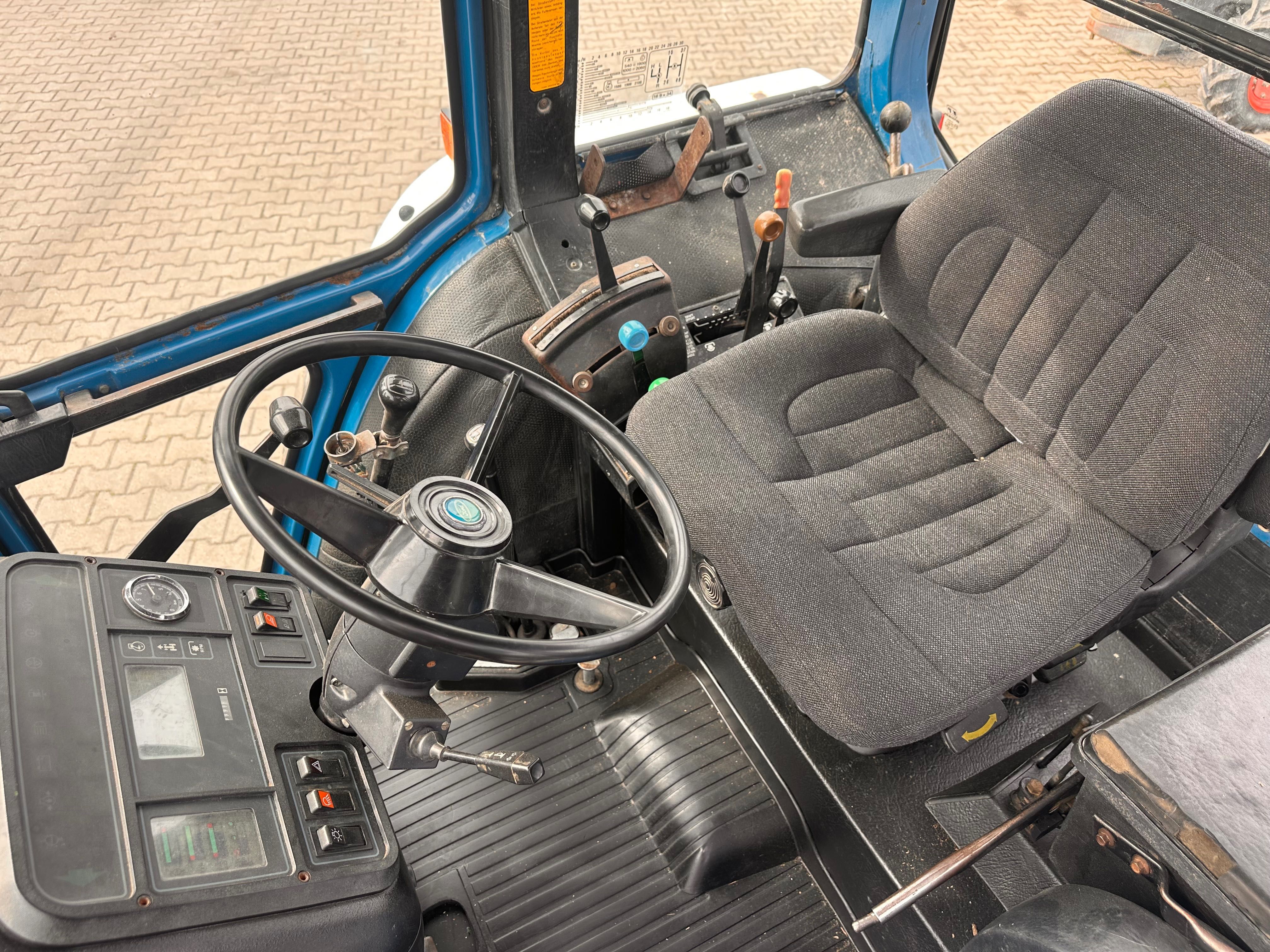 Ciągnik FORD 7810 z ładowaczem MAILLEUX