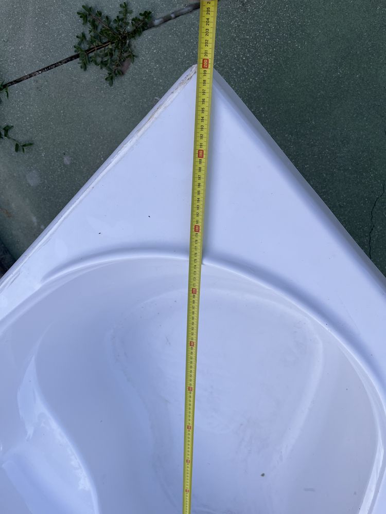 Banheira  de canto com 145cm  cor branca