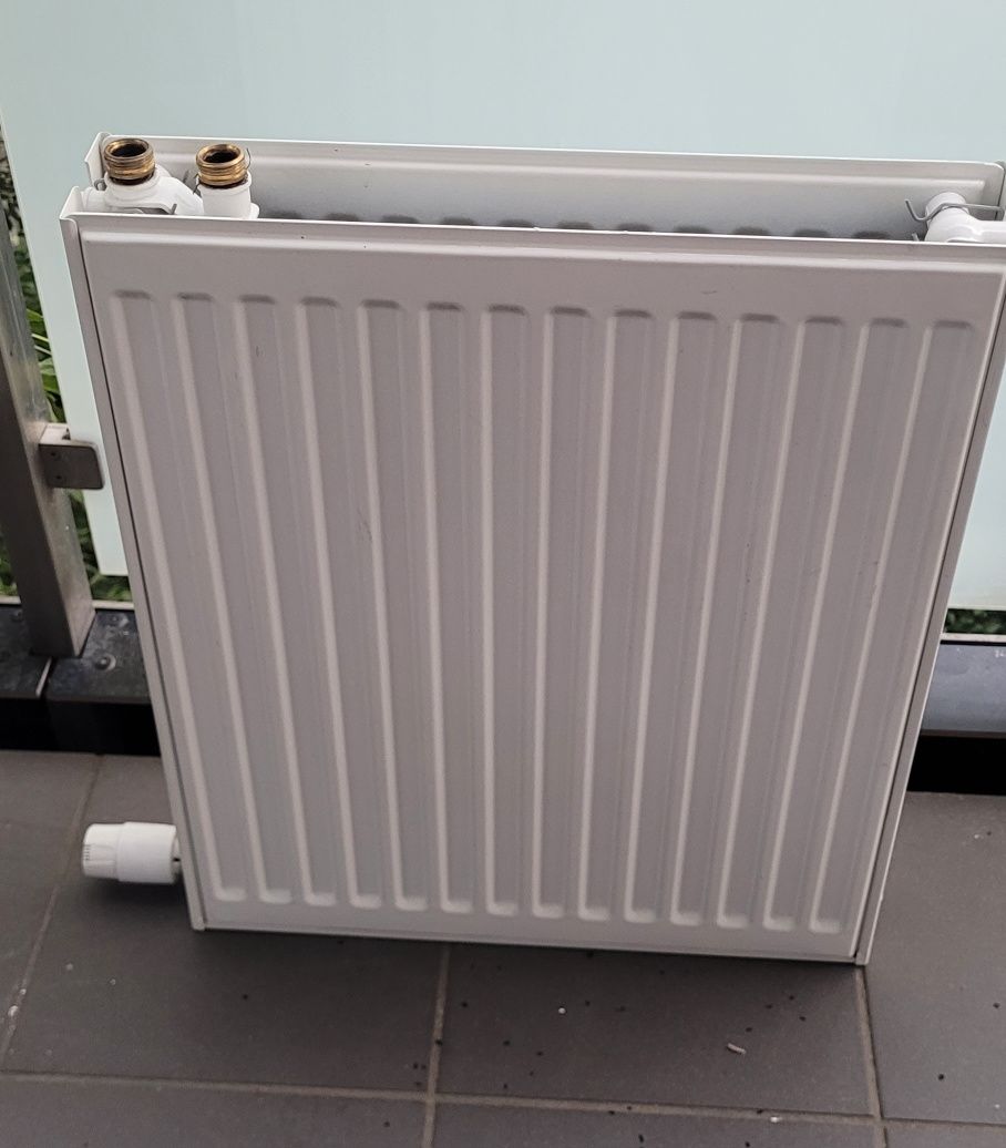 Grzejnik 50x60 z termostatem