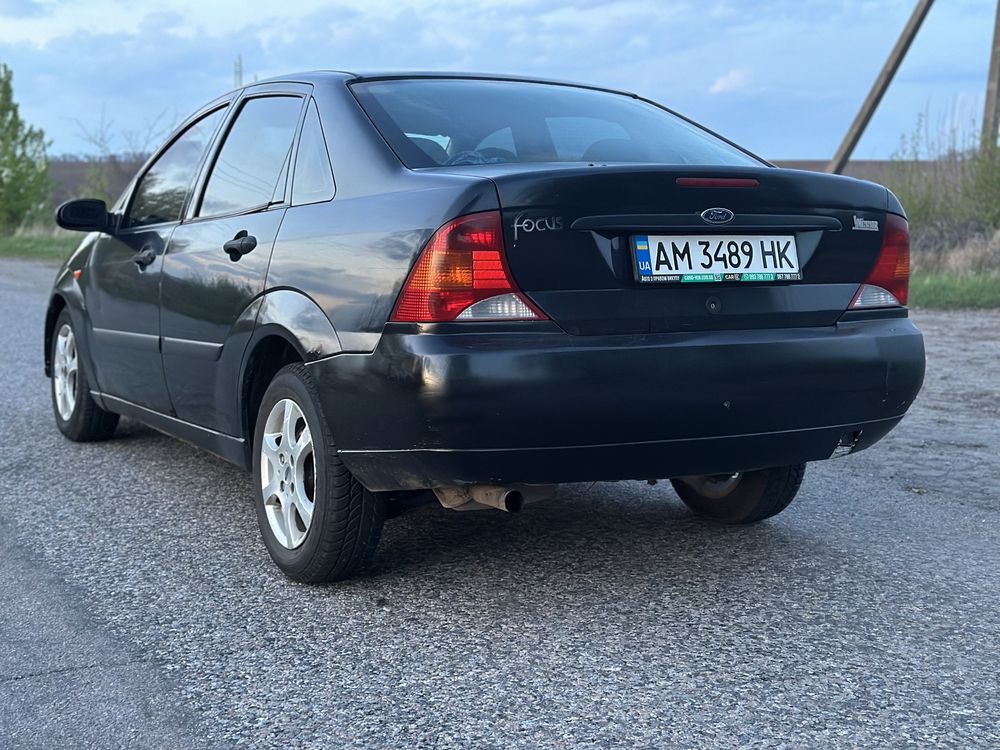 Ford focus 2000 рік 1.8 бензин