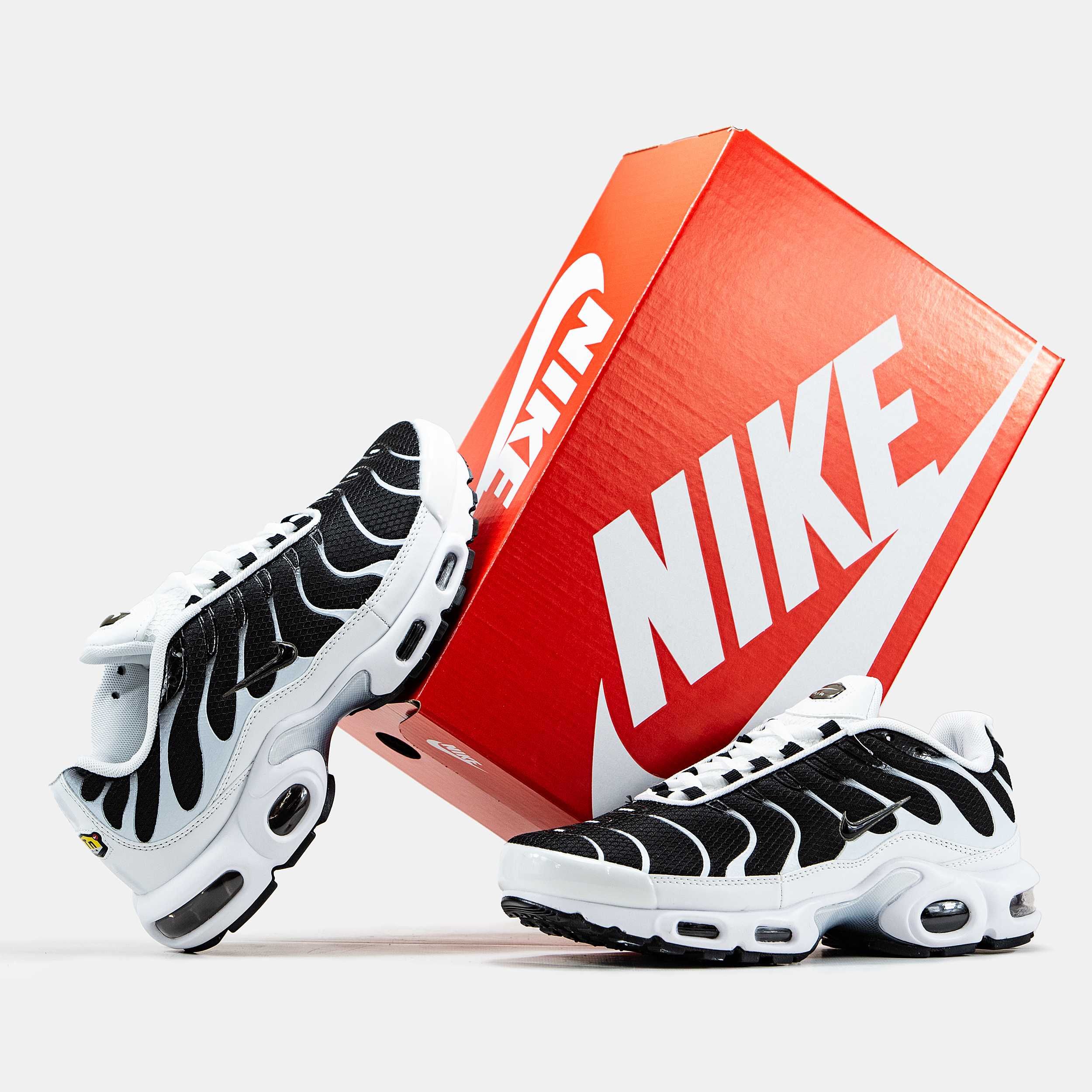 Nike Air Max TN Plus White Black кроссовки мужские найк тн (nike tn)