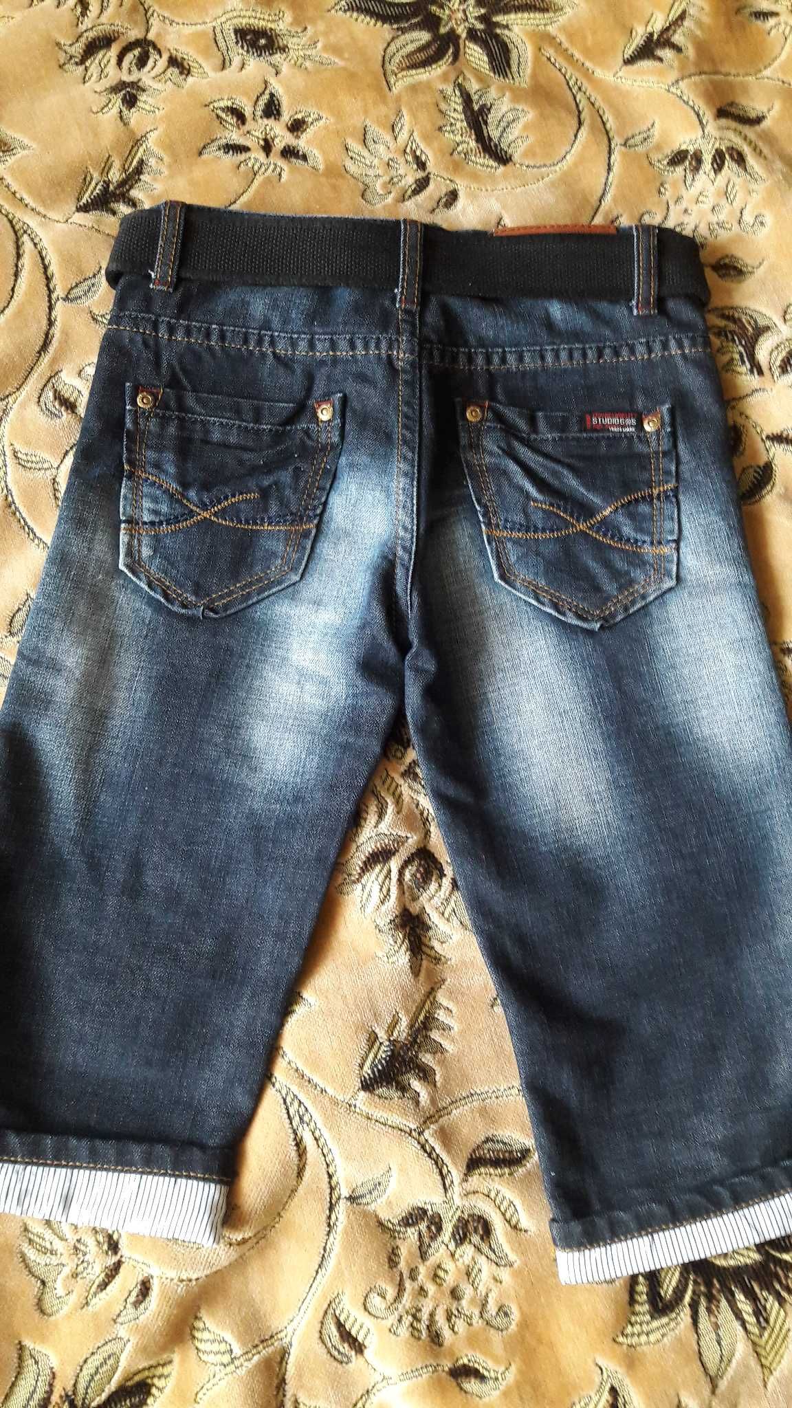 Шорти довгі джинсові на 7-9 років стан нових