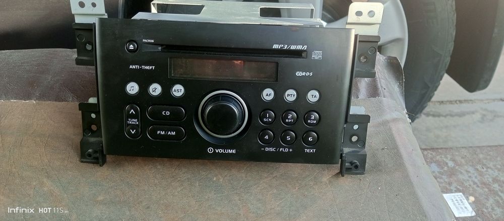 Продам оригінальну магнітолу Suzuki grand Vitara