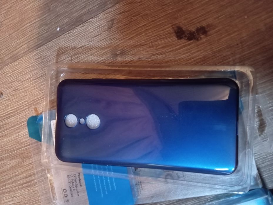 Etui nowe do telefonów