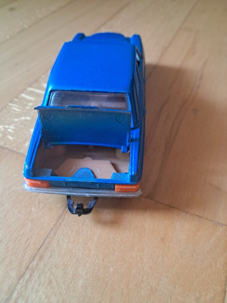 Модель авто 1/43