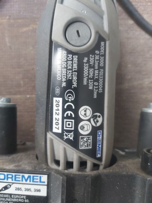 Sprzedam mała szlifierke dremel 300