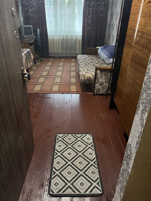 Кімната в сімейному гуртожитку4500 грн з комуналкой