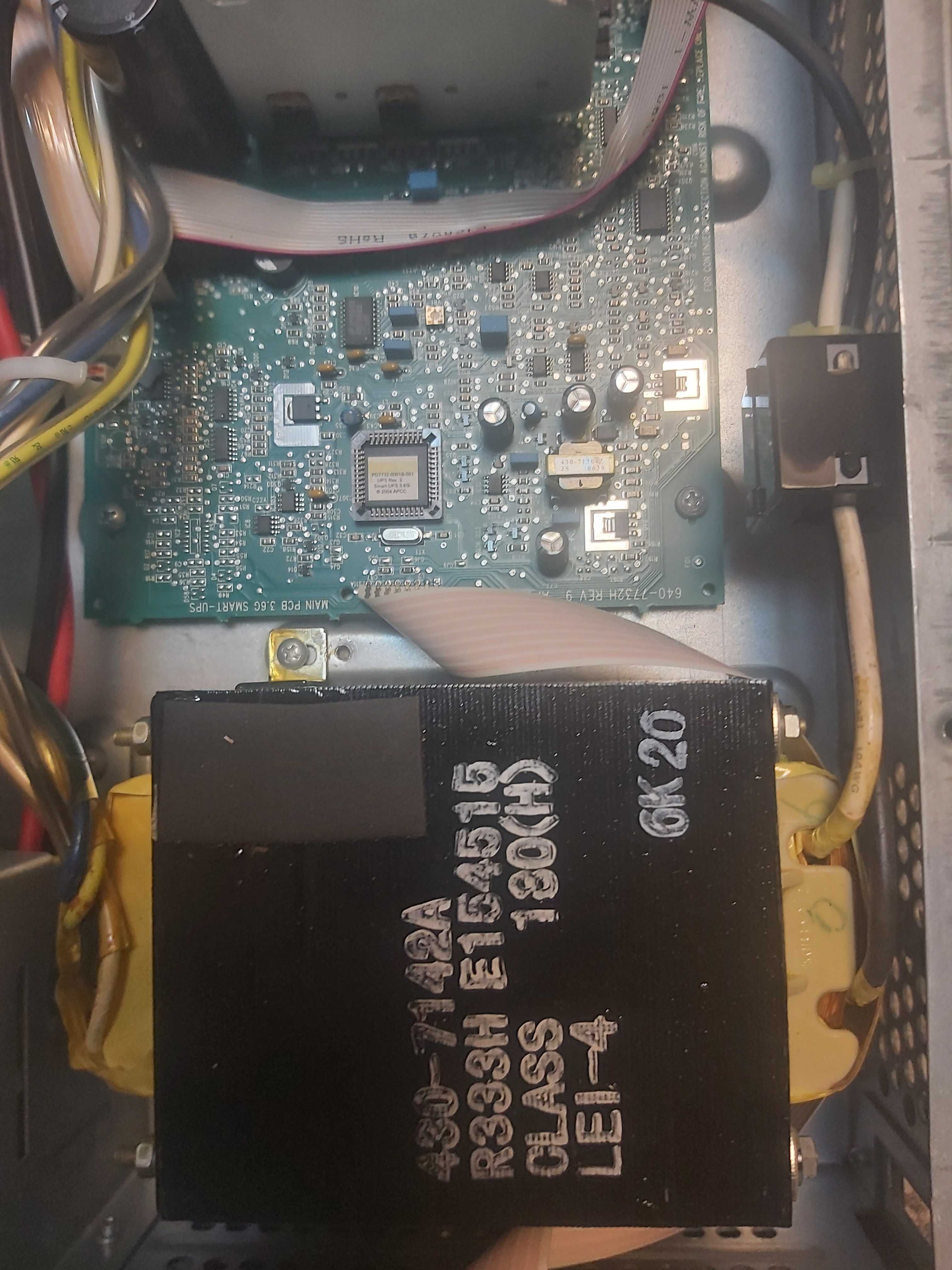 Безперебійник APC Smart-UPS 1500VA