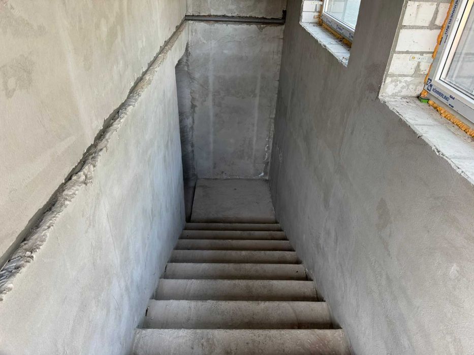 Приміщення в Центрі цокольний поверх.