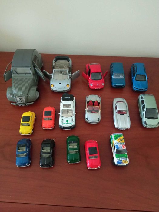 carros em miniatura