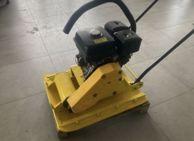 Zagęszczarka 200 kg vibrotech GMW 25