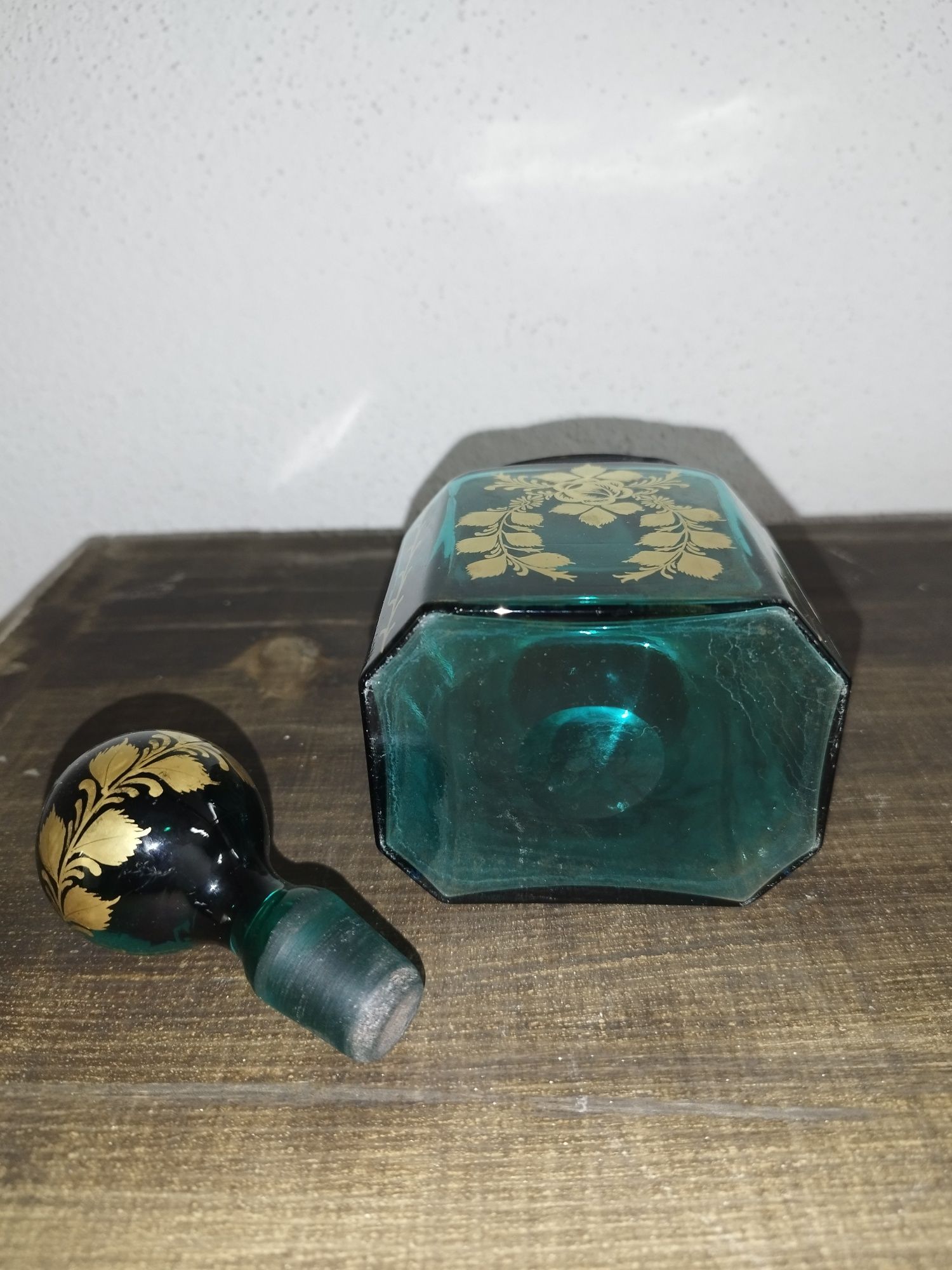 Pequena Garrafa de licor em vidro