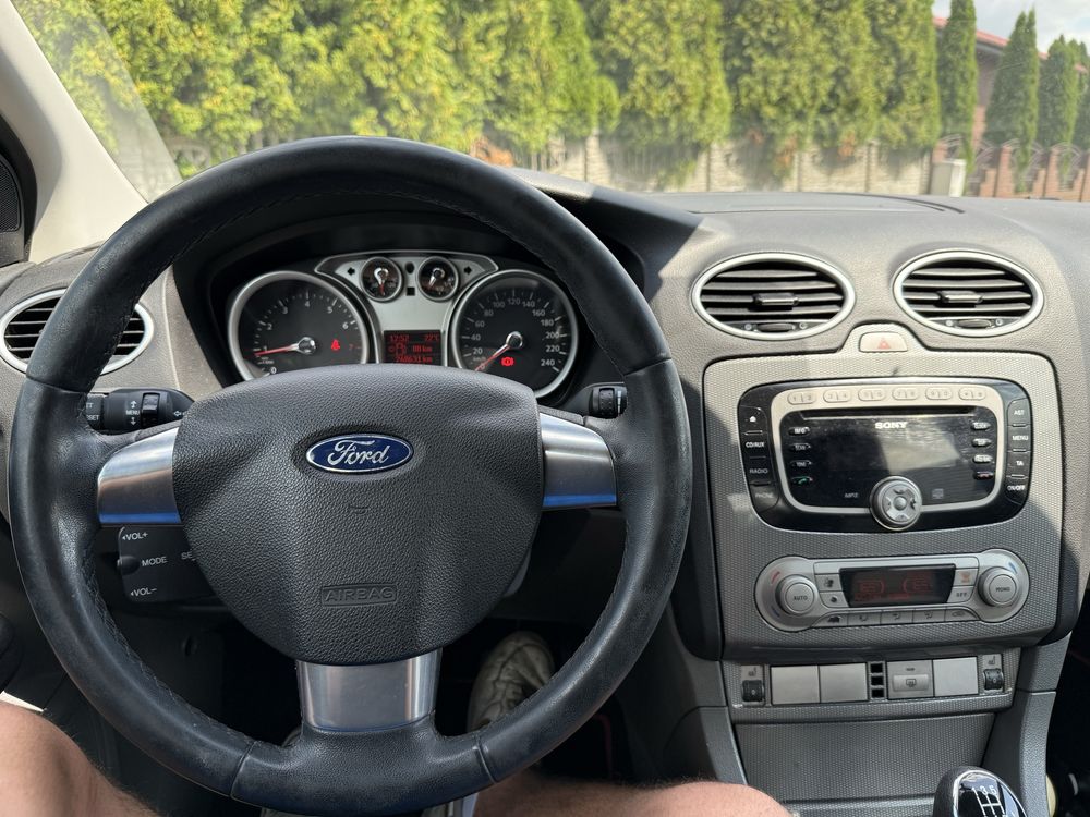 Ford Focus 1.6 benzyna Klima