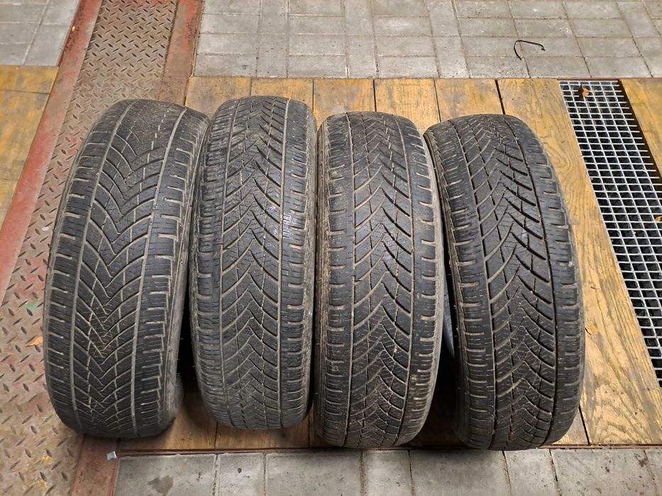 Opony całoroczne  Tanio.