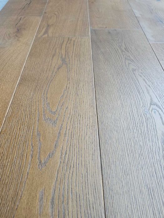 Deska dębowa podłogowa faza, brązowy olej uv, szczotka 13x180 (15 m2)