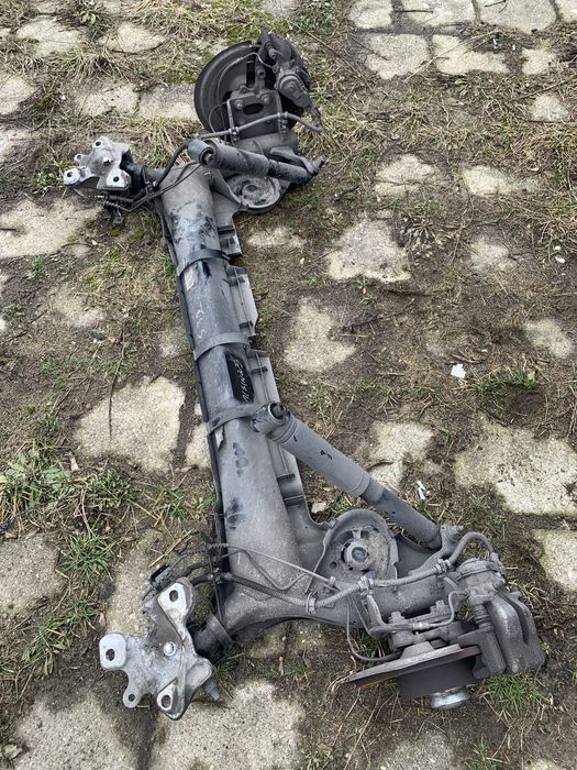 Tylna belka zawieszenie tyl renault scenicIV