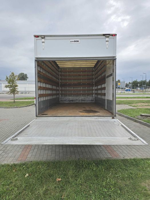 Sprzedam Renault Mascott Kontener + Winda Kat.B 2002r