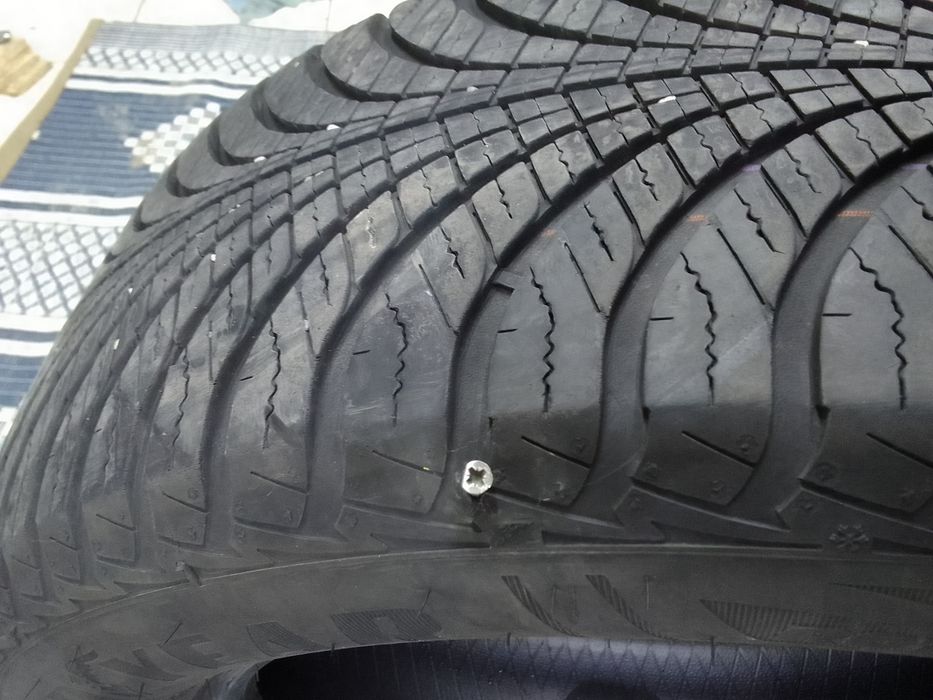Opona wielosezonowa 225/60r17 GOODYEAR 2019r 6mm