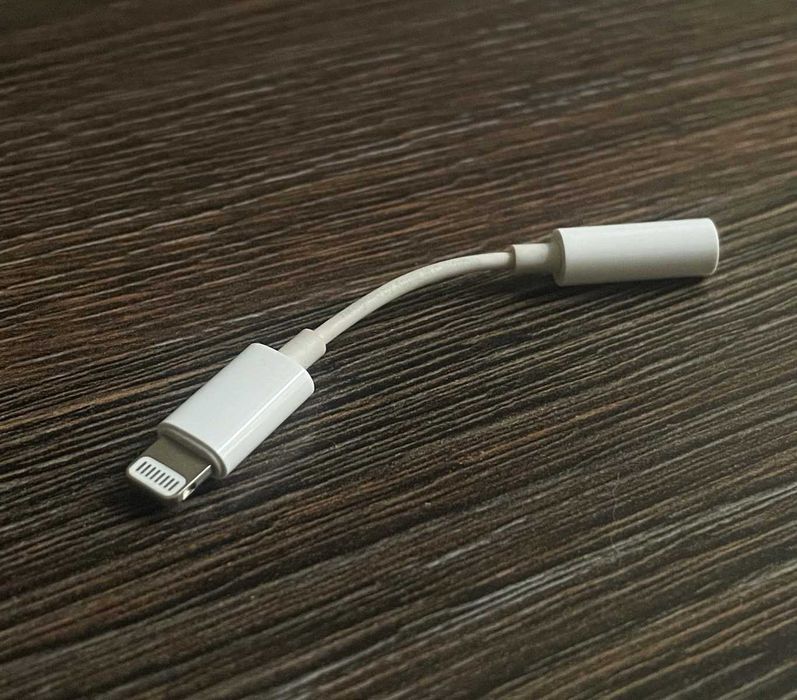 Адаптер перехідник Lightning - Jack 3,5мм (Apple, оригінал, навушники)