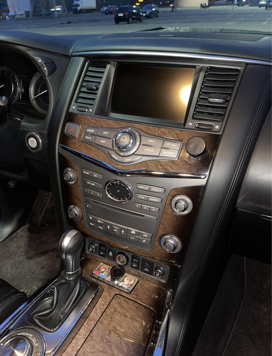 Продам Infiniti QX56 2010 5,6 бензин