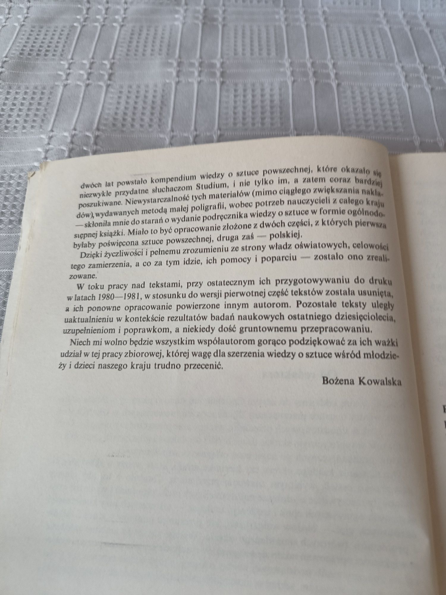Dzieje sztuki powszechnej, Bożena Kowalska