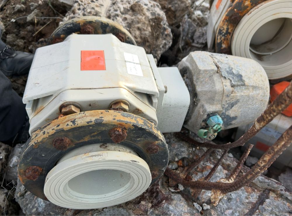 PVDF d50-80. Шаровые краны из ПВДФ с муфтами. FPM Кислотка .
