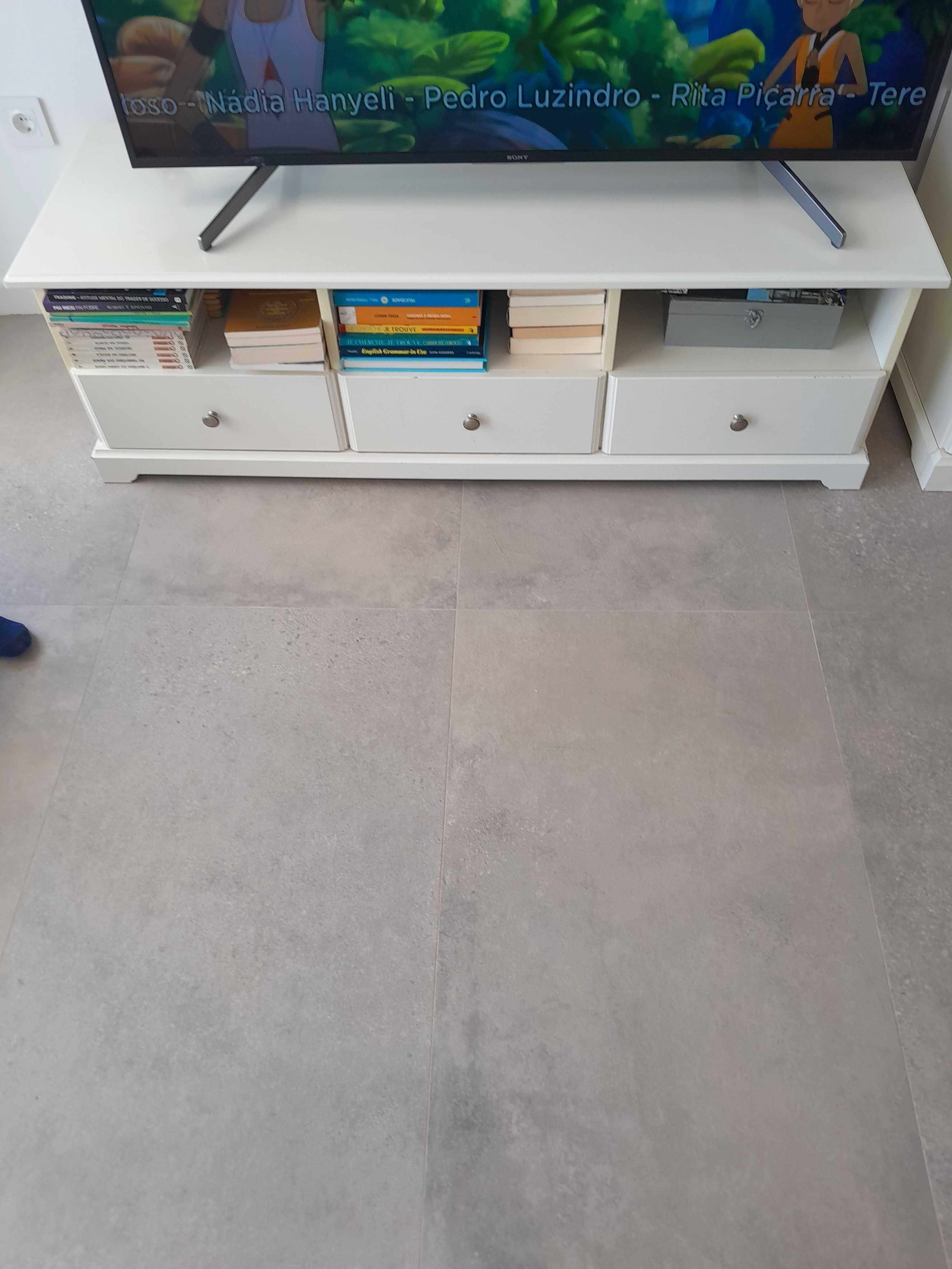 Móvel de Televisão Ikea