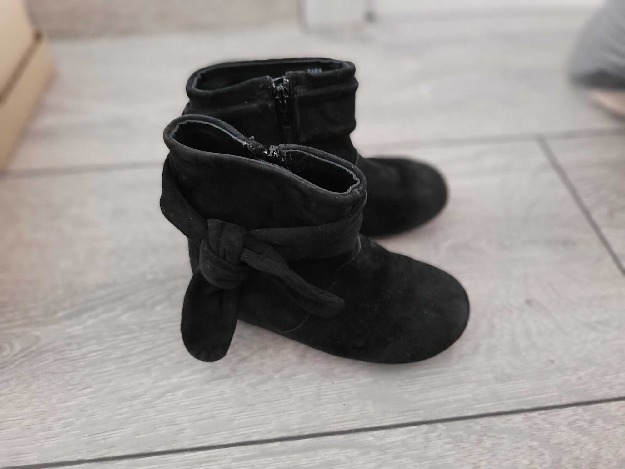 Buty botki czarne zara 21. Stan bdb