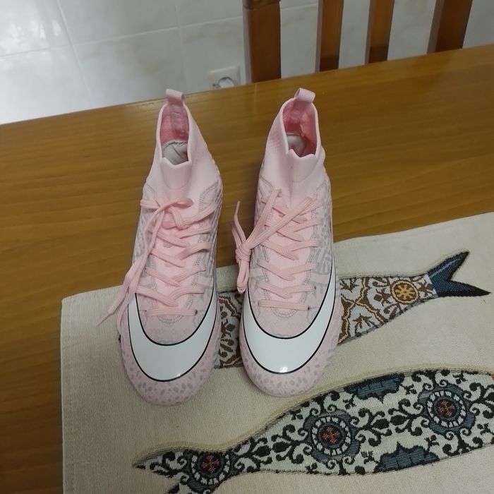 Chuteiras novas nr 35