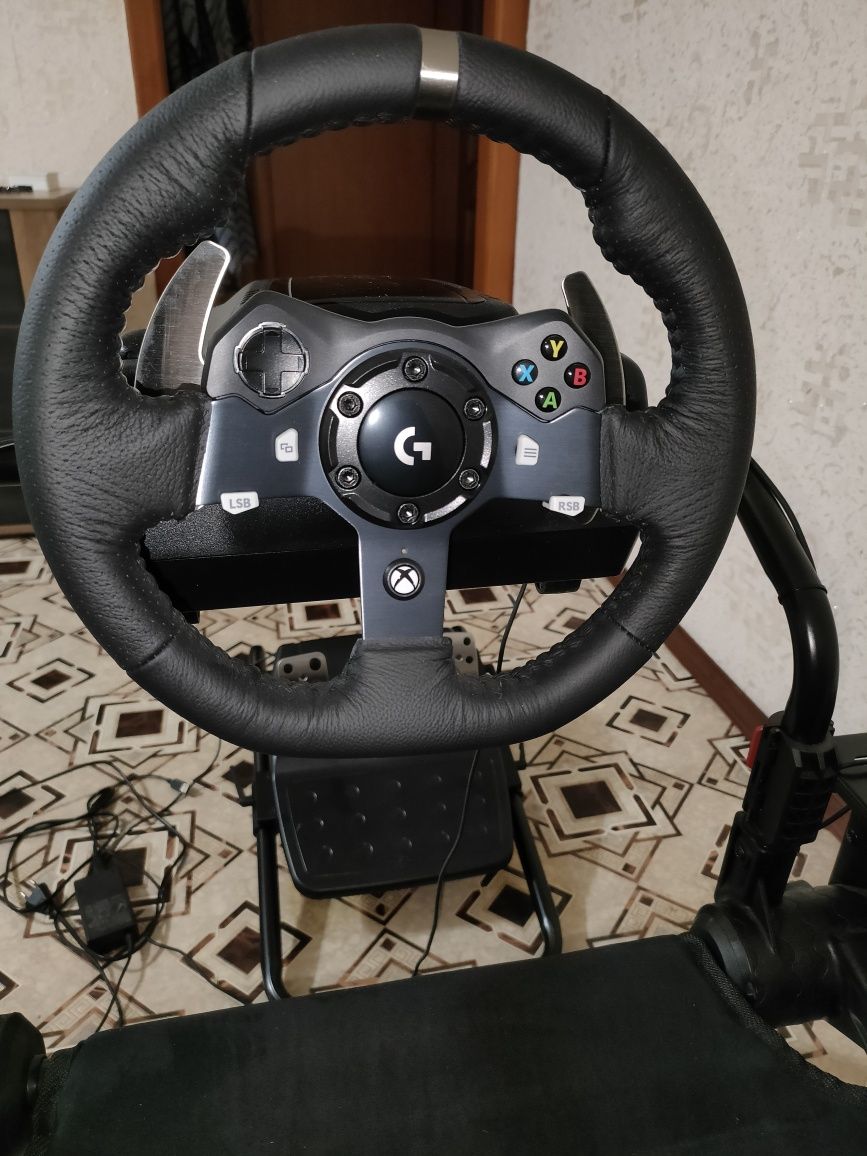 Игровое кресло кокпит Next Level Racing + Logitech G923 + Shifter Logi