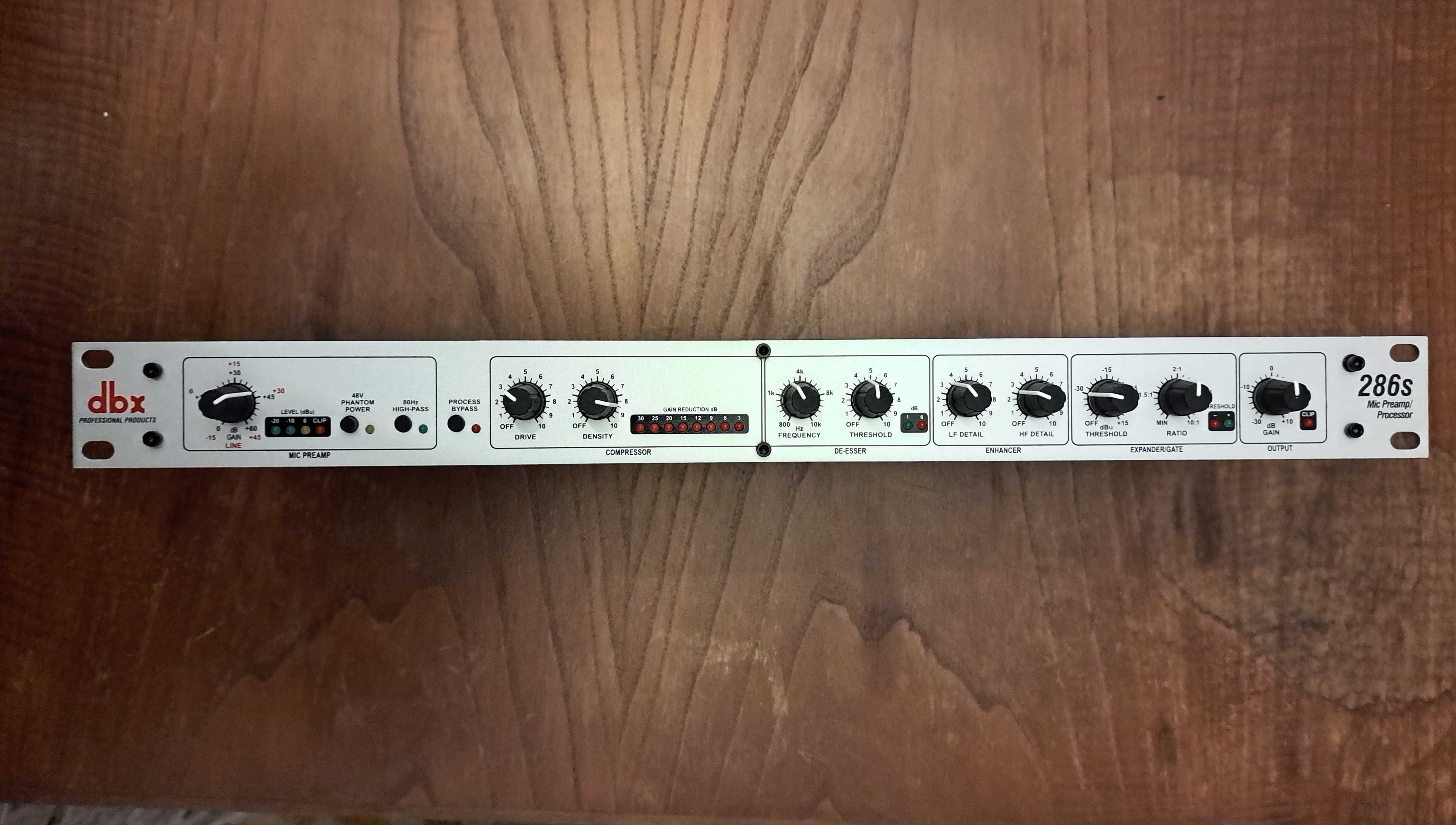 Pré-amplificador dbx 286s